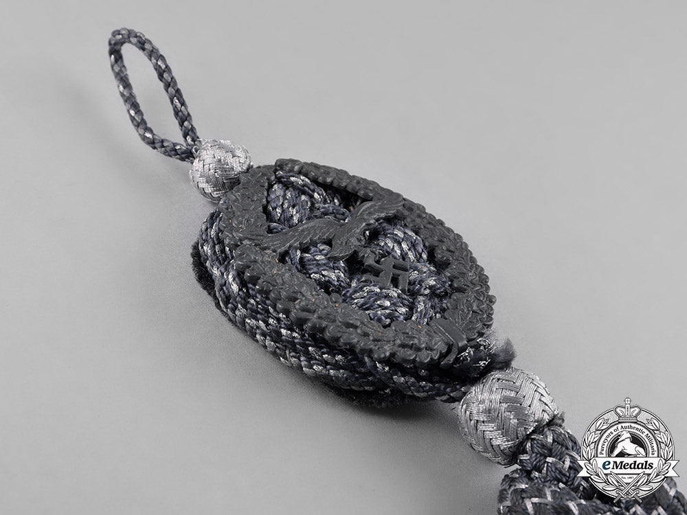 germany,_luftwaffe._a_marksmanship_landyard,_grade_one_c18-043911