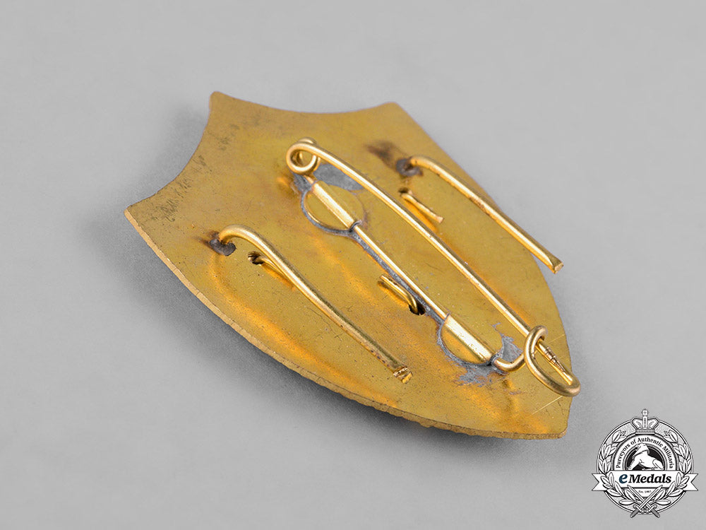 spain,_franco_period._a_spanish_students_league_of_the_falange_army_badge_c.1950_c18-044247