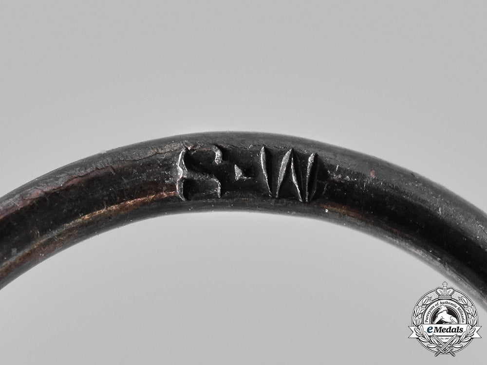 prussia,_kingdom._a_house_order_of_hohenzollern,_member's_badge,_c.1900_c18-044966