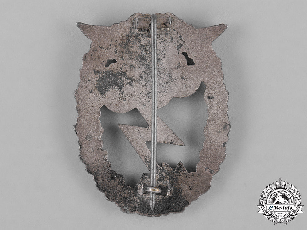 germany,_luftwaffe._a_ground_assault_badge_c18-045811