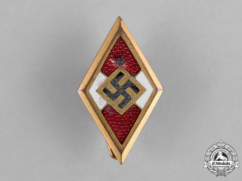 germany,_hj._a_golden_hj_honour_badge_by_deschler&_sohn_c18-045934