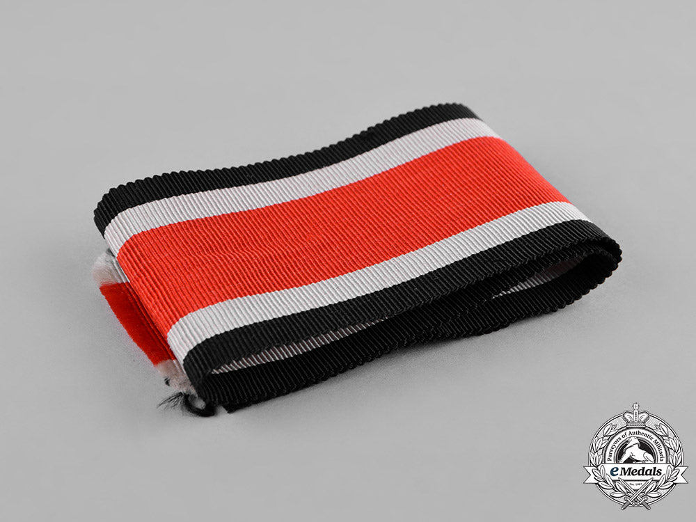 germany,_third_reich._a_length_of_knights_cross_ribbon_c18-045957