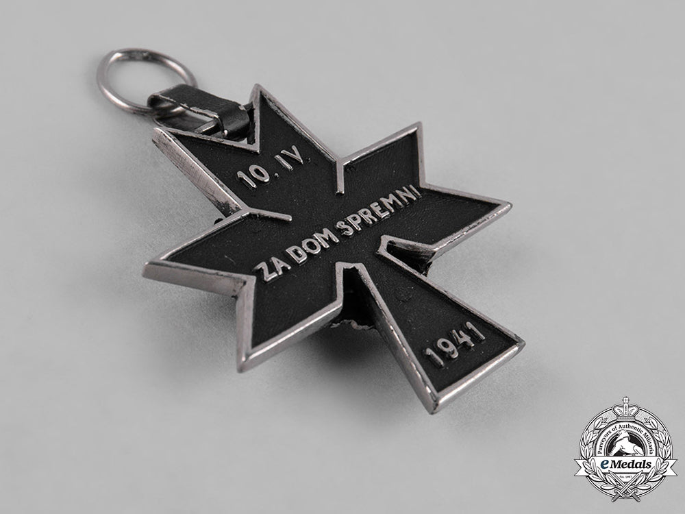 croatia._a_military_order_of_the_iron_trefoil,_iv_class_with_oak_leaves,_c.1941_c18-046527