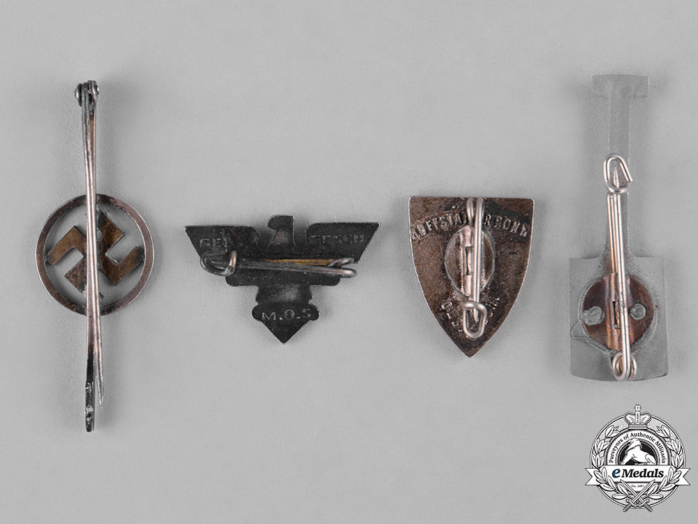 germany,_third_reich._a_lot_of_second_war_period_badges_and_insignia_c18-047016
