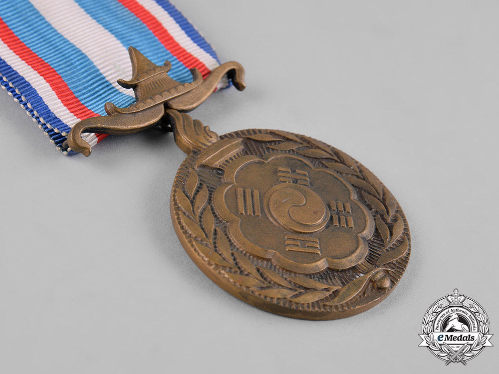 france,_fourth_republic._a_medal_for_united_nations_operations_in_korea_c18-047321