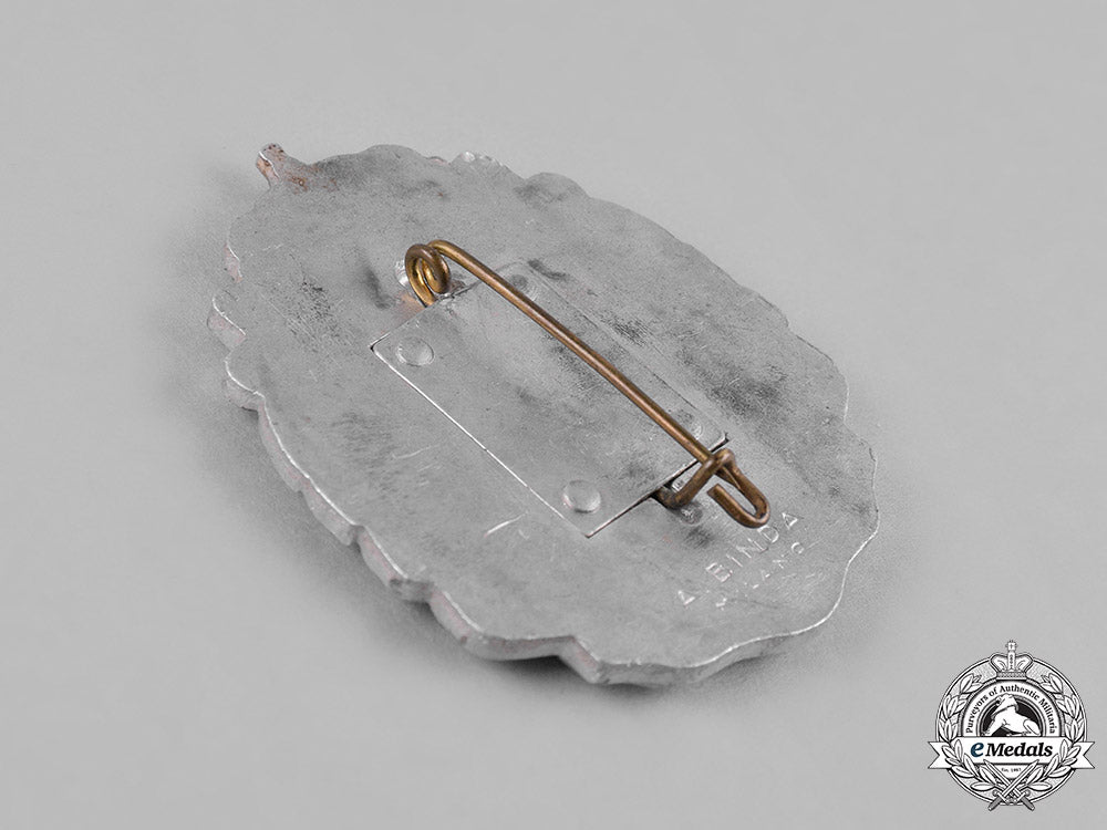 italy,_kingdom._a_postal_worker's_badge,_by_a.binda,_c.1940_c18-047404