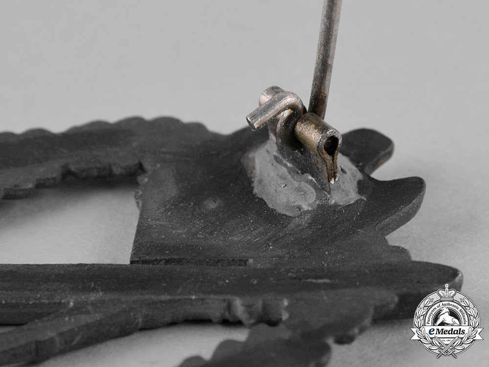 germany,_wehrmacht._a_silver_grade_infantry_assault_badge_c18-047516