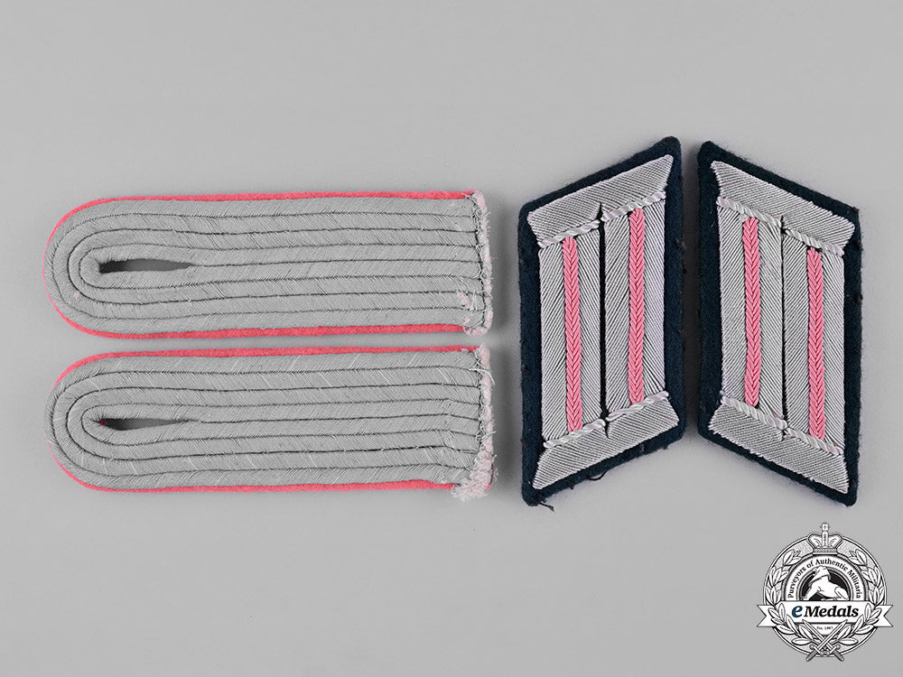 germany,_heer._a_set_of_lieutenant_panzerjäger_shoulder_boards_and_collar_tabs_c18-047547