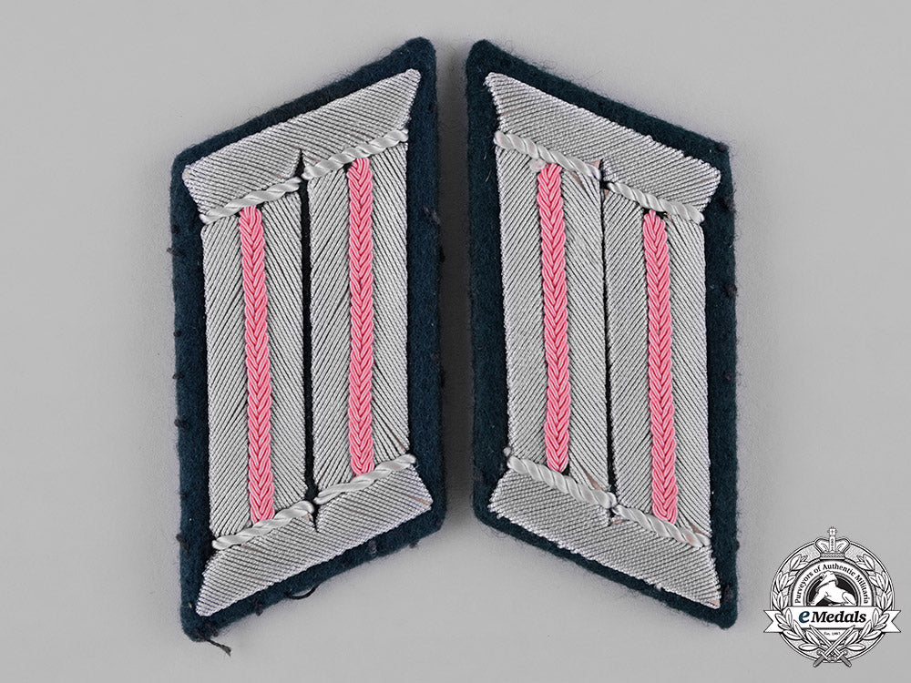 germany,_heer._a_set_of_lieutenant_panzerjäger_shoulder_boards_and_collar_tabs_c18-047550