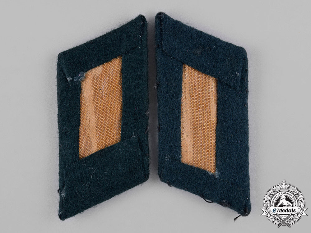 germany,_heer._a_set_of_lieutenant_panzerjäger_shoulder_boards_and_collar_tabs_c18-047551