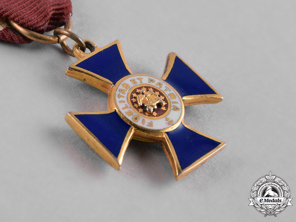 united_states._a_miniature_naval_order_of_the_united_states_badge_c18-048226