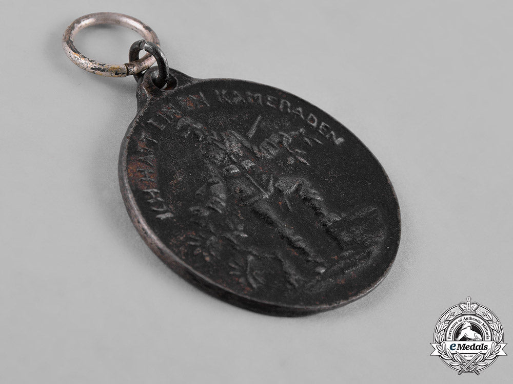 germany,_weimar._an_honour_medal_for_the_fallen_c18-049003