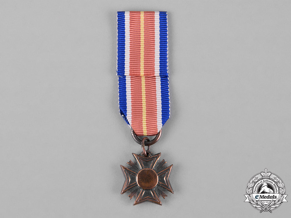 united_states._a_miniature_veterans_of_foreign_wars_of_the_united_states_membership_badge_c18-049070