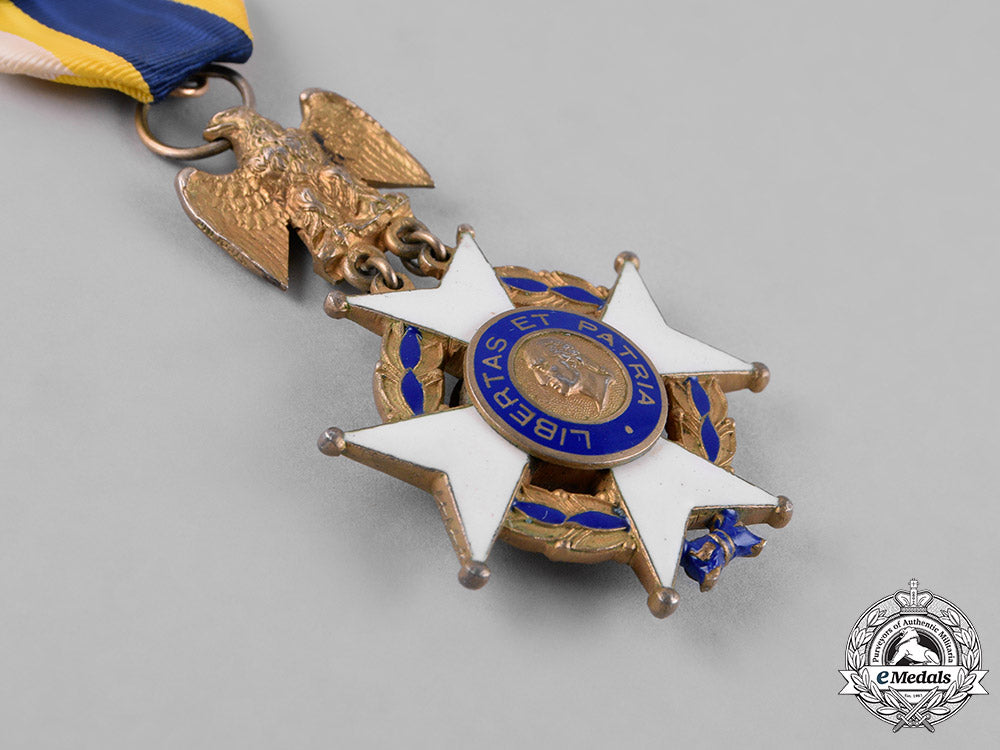 united_states._a_sons_of_the_american_revolution_membership_badge_to_major_general_bickford_sawyer_c18-049152_1