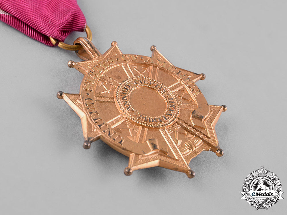 united_states._a_legion_of_merit,_officer_grade,_c.1950_c18-049338