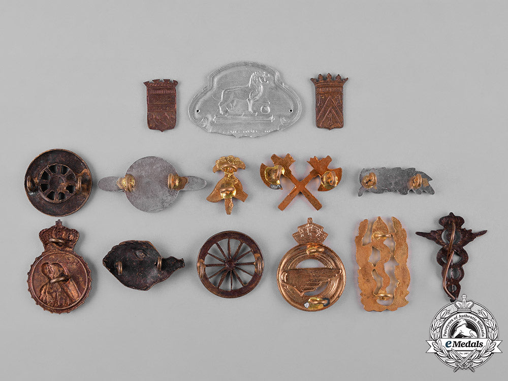 belgium,_kingdom._thirty_second_war_army_insignia,_c.1950_c18-049649