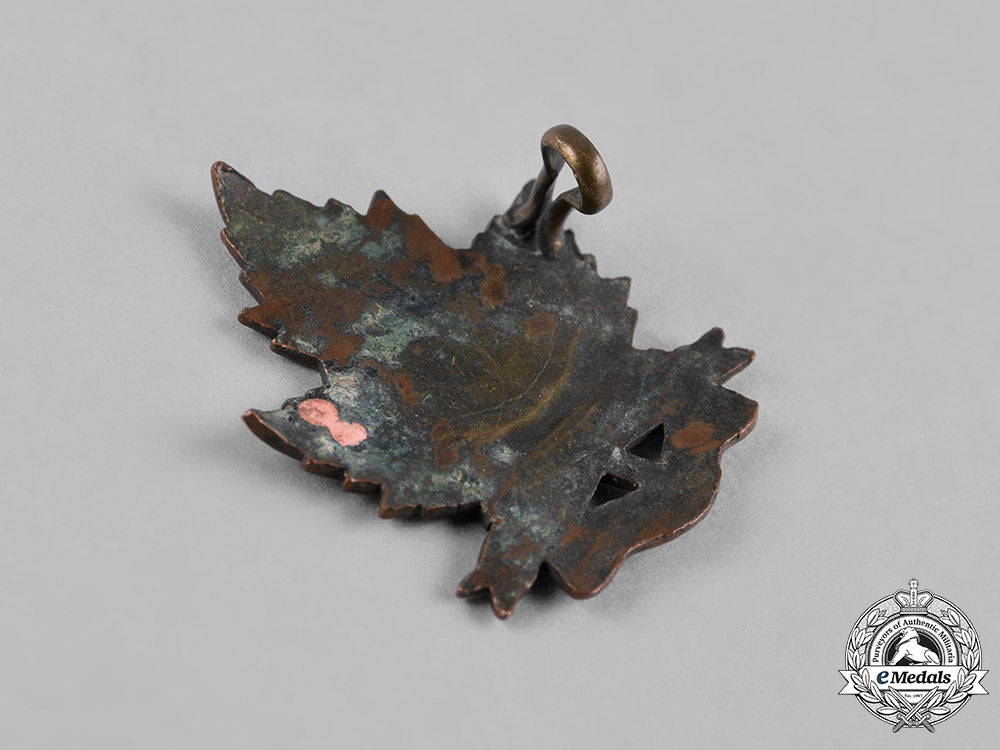 canada._a_lot_of_six_first_war_battalion_cap&_collar_badges_c18-050078