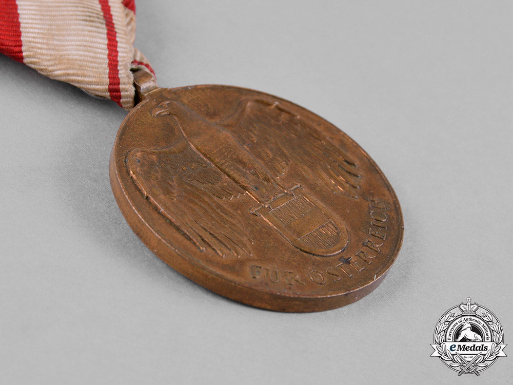 austria,_imperial._a_lot_of_medals&_awards,_c.1916_c18-050268