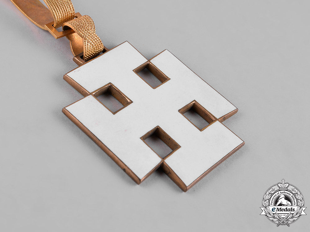 austria,_i_republic._an_order_of_merit,_commander_cross,_i_class,_by_anton_reitterer,_c.1925_c18-050287_1_1_1