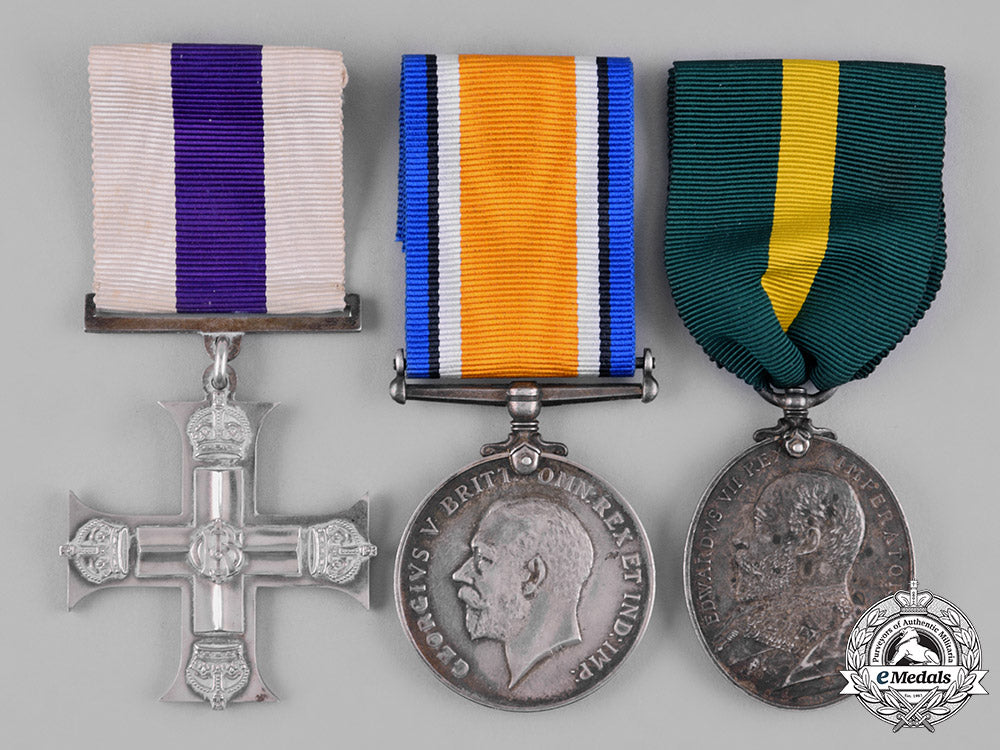 united_kingdom._a_military_cross_to_capt._pengelly,_for_leadership_at_ypres1917,_kia1918_c18-051323