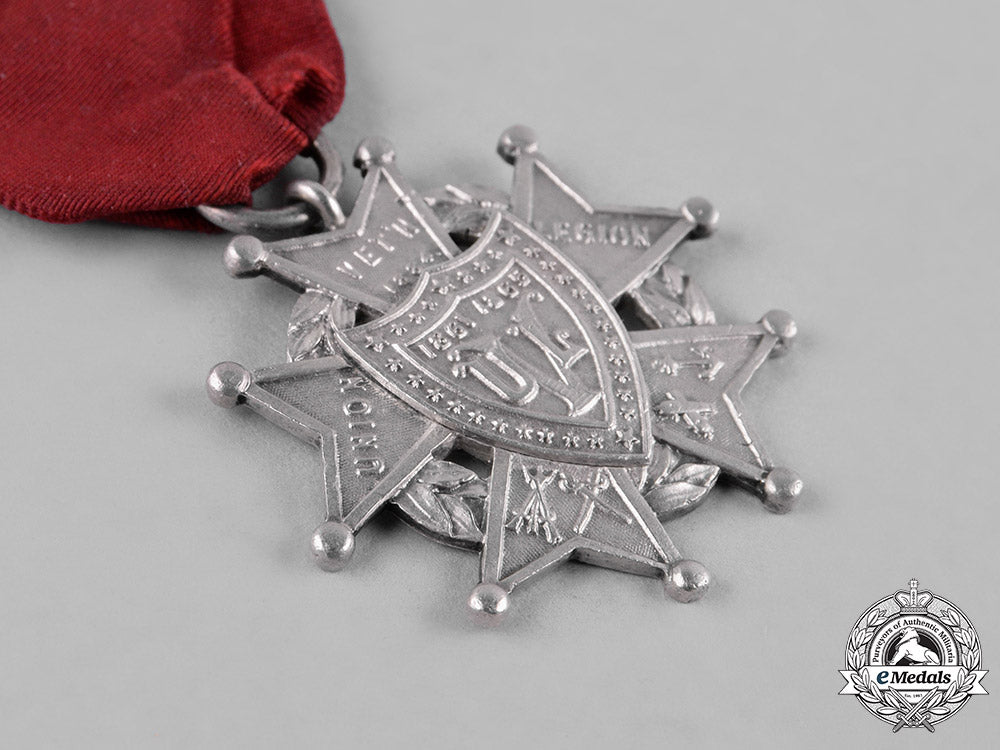 united_states._a_union_veteran_legion(_uvl)_officer's_membership_badge_c18-052197