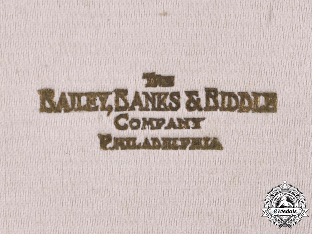 united_states._a_society_of_the_colonial_dames_of_america_breast_badge_in_gold,_named_to_abby_lucretia_rice_fyfe_c18-052401_1