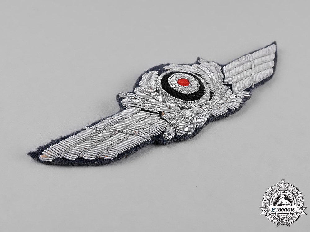 germany,_luftwaffe._a_luftwaffe_officer’s_visor_cap_cockade_and_wreath_c18-054461