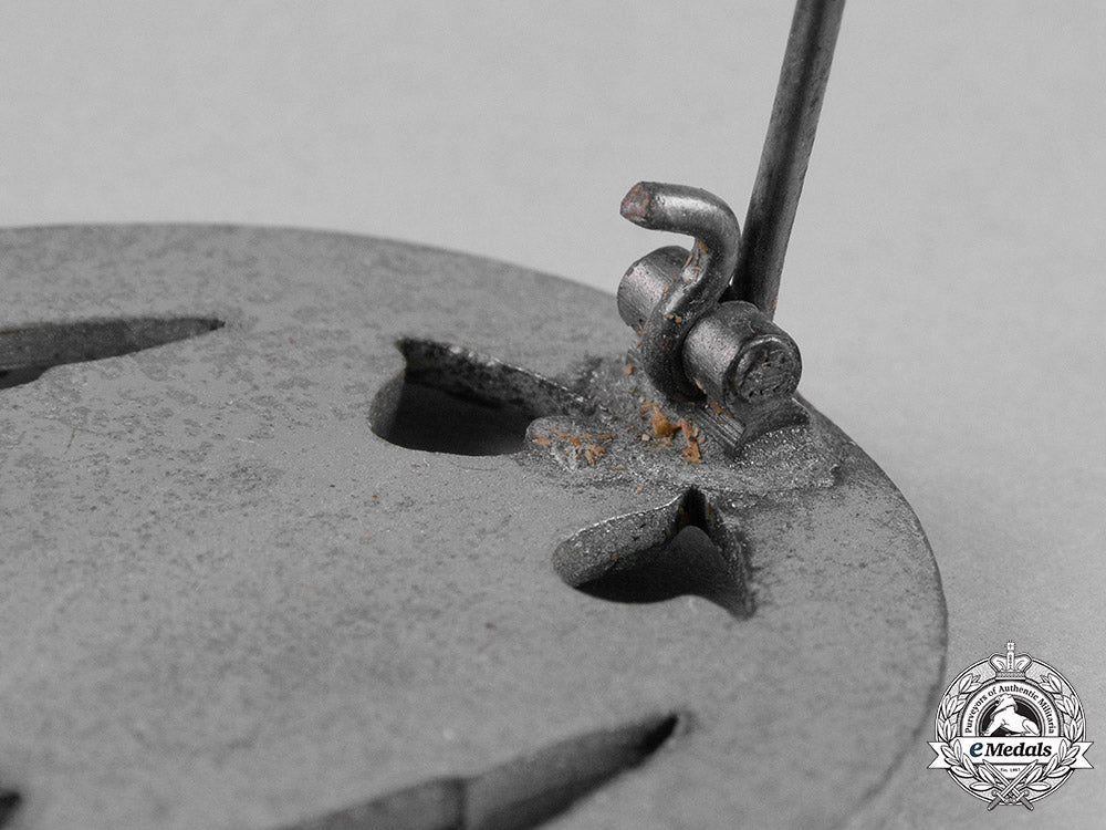 germany,_wehrmacht._a_general_assault_badge_c18-054635