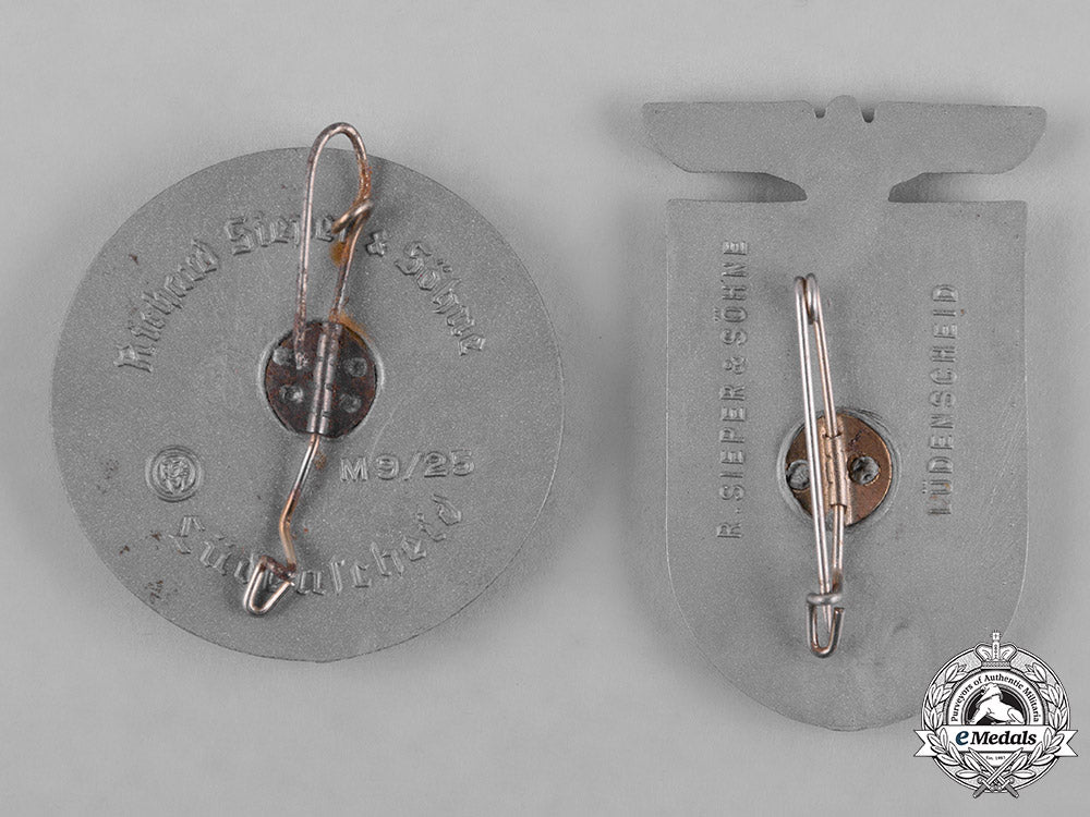germany,_nsdap._a_pair_of_nsdap_meeting_badges_by_richard_sieper&_söhne_c18-054654