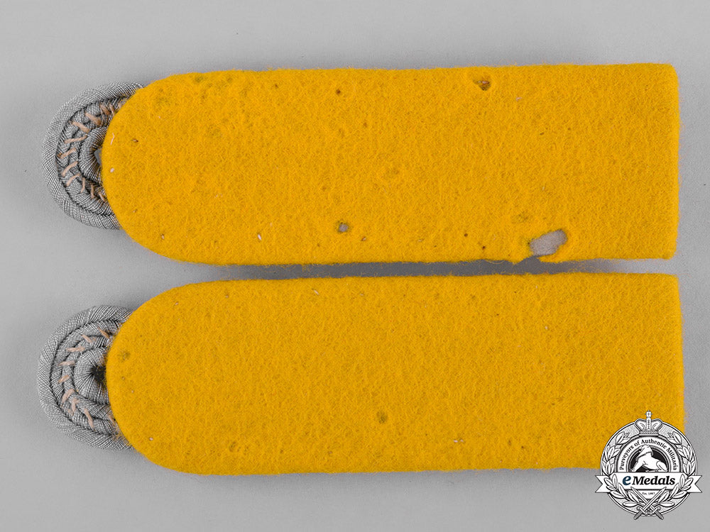 germany,_heer._a_pair_of_heer(_army)_cavalry_major_shoulder_boards_c18-055261