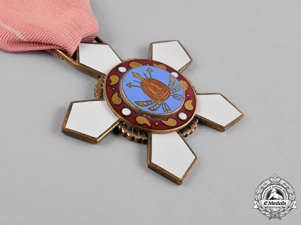 korea,_republic_of_south_korea._an_order_of_military_merit,"_hwarang"_iv_class_badge_c18-055546_1