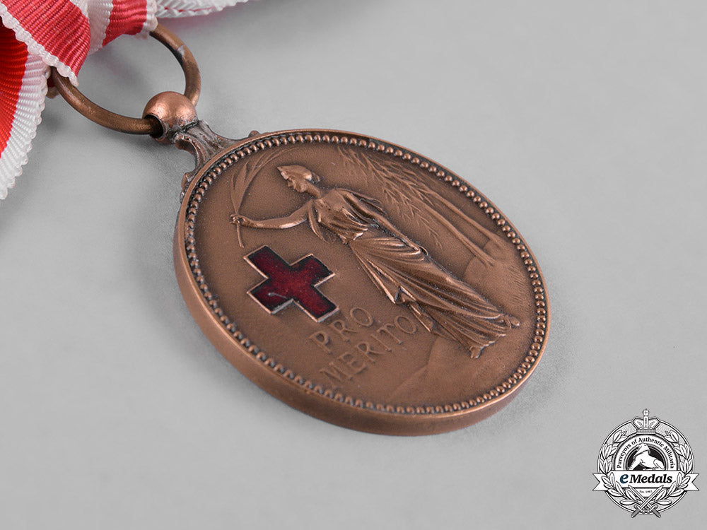 netherlands,_kingdom._a_medal_of_merit_of_the_red_cross,_ii_class_bronze_grade,_c.1945_c18-055564