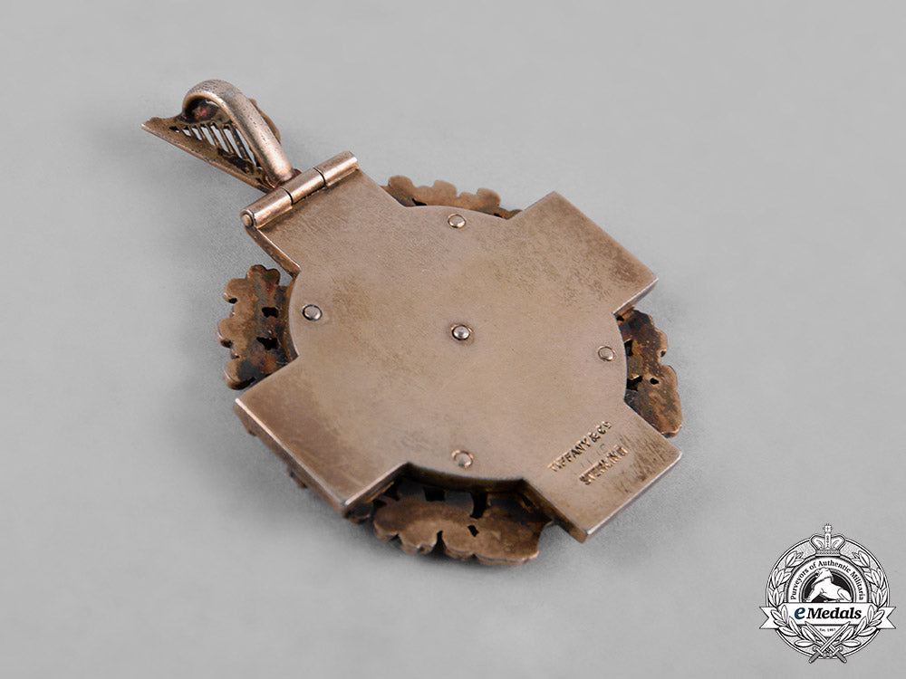 united_states._a_friendly_sons_of_st._patrick_membership_badge,_by_tiffany&_company_c18-055701_1