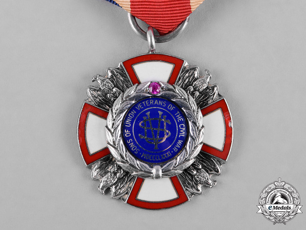 united_states._a_sons_of_union_veterans_of_the_civil_war_badge,_commander,_maine_department1955_c18-055853_1