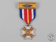 United States. A Veterans Of Foreign Wars Of The United States Membership Badge In Gold, C.1939