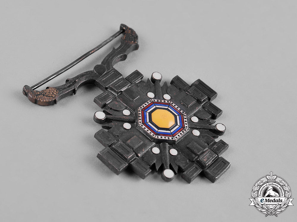 china,_manchukuo,_japanese_occupation._an_order_of_the_pillars_of_state,_viii_class,_c.1940_c18-056458_1