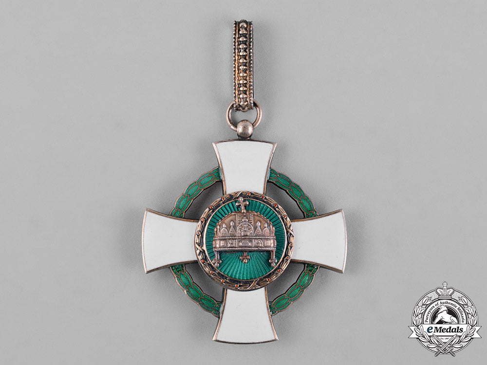 hungary,_regency._an_order_of_the_holy_crown,_iii_class_commander_with_war_decoration1942_c18-056888_1_1