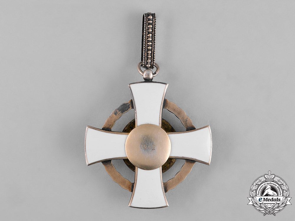 hungary,_regency._an_order_of_the_holy_crown,_iii_class_commander_with_war_decoration1942_c18-056889_1_1