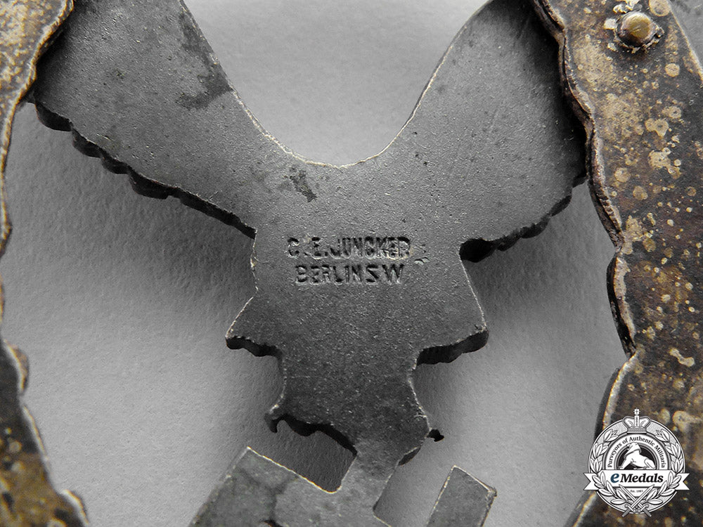 germany._a_luftwaffe_pilot’s_badge_by_c._e._juncker_of_berlin_with_case_c18-1194