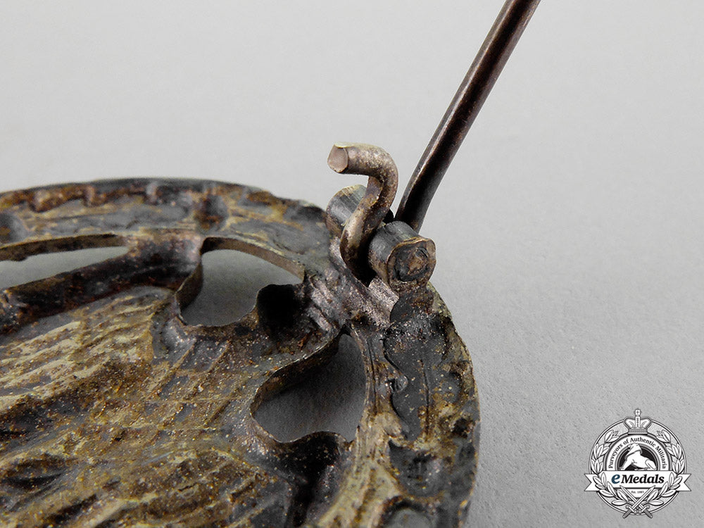 germany._an_early_general_assault_badge_by_an_unknown_maker_c18-406