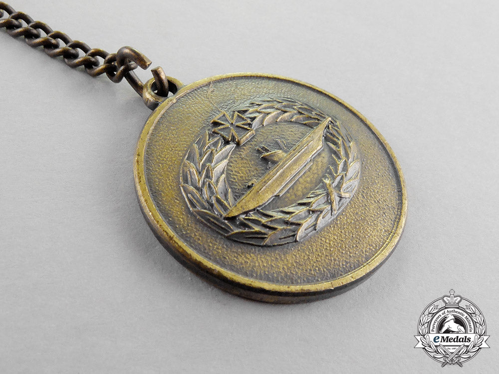 germany,_federal_republic._an_international_meeting_of_u-_boot_commanders_fob_c18-901