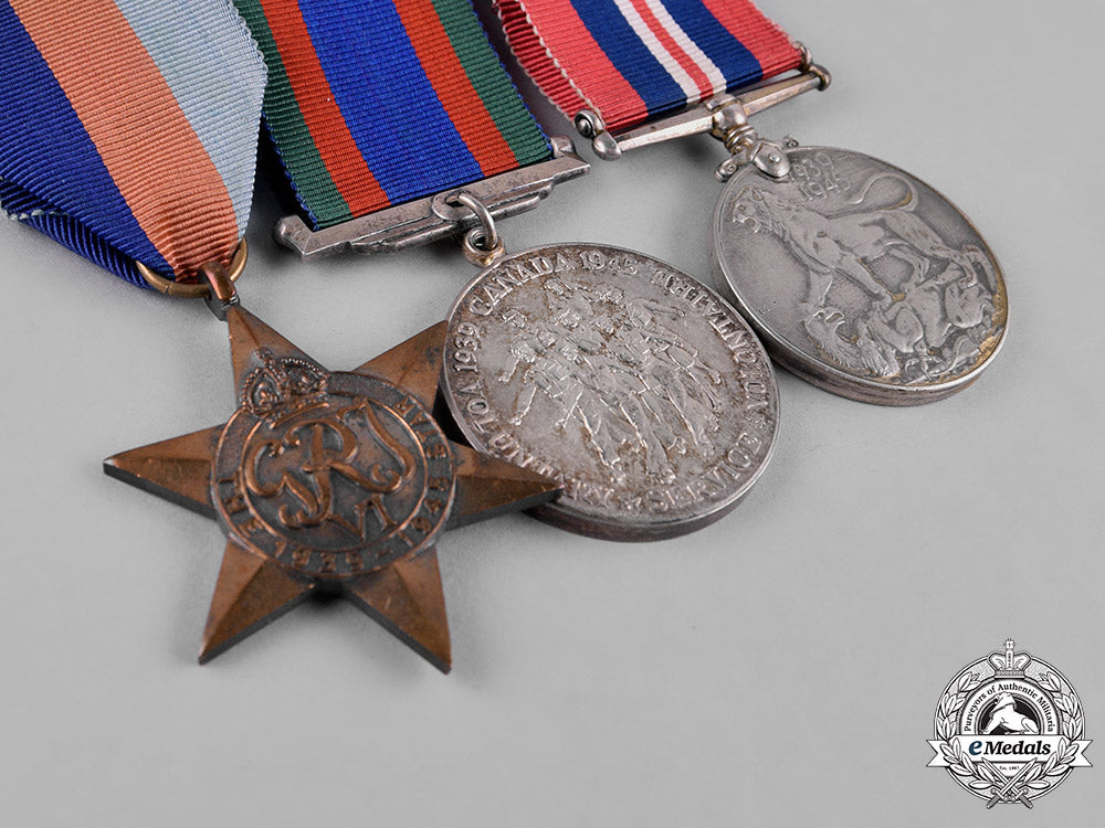 canada._a_second_war_veteran's_group_of_three_c19-0994