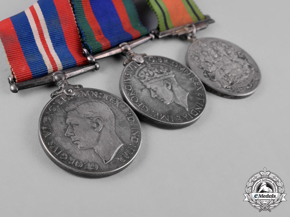 canada._a_second_war_veteran's_group_of_three_c19-0998