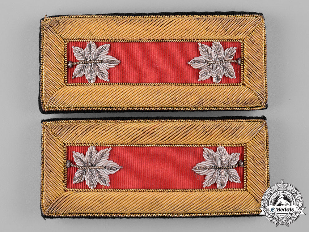 united_states._a_pair_of_united_states_army_lieutenant_colonel_artillery_shoulder_boards_c19-2708
