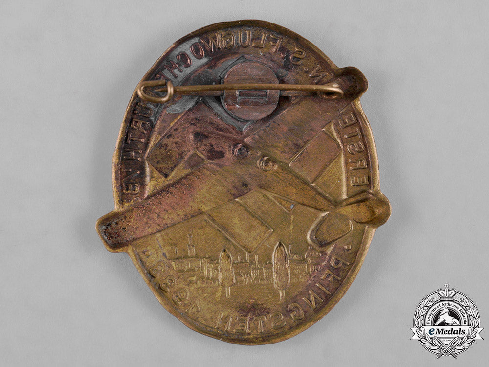 germany,_third_reich._a1933_national_socialist_flight_week_fürth_badge_c19-2997
