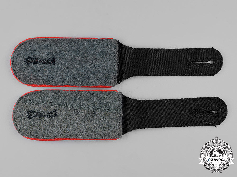 germany,_ss._a_set_of_waffen-_ss_mann_artillery_shoulder_straps_c19-3541