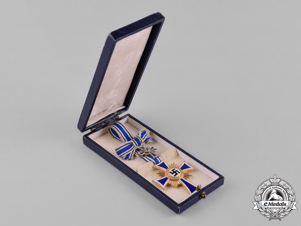 germany,_third_reich._a_cased_honour_cross_of_the_german_mother,_gold_grade,_by_ziemer&_söhne_c19-426