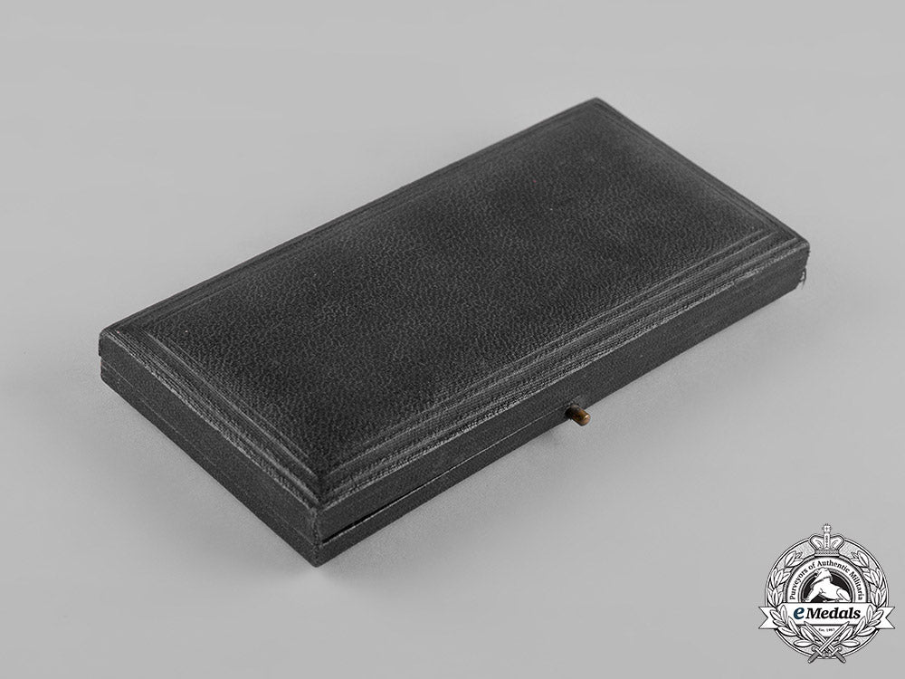 united_kingdom._a_presentation_case_for_an_officer’s_decoration_by_garrard&_co._c19-4350