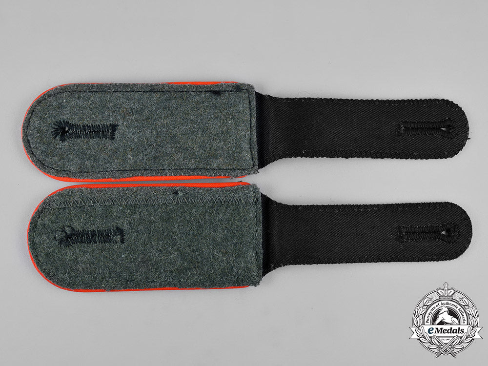 germany,_waffen-_ss._a_set_of_mann_artillery_personnel_shoulder_straps_c19-4823_2_1