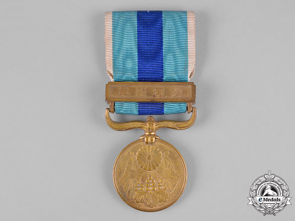 japan,_empire._a1904-1905_war_medal_in_case_c19-5360